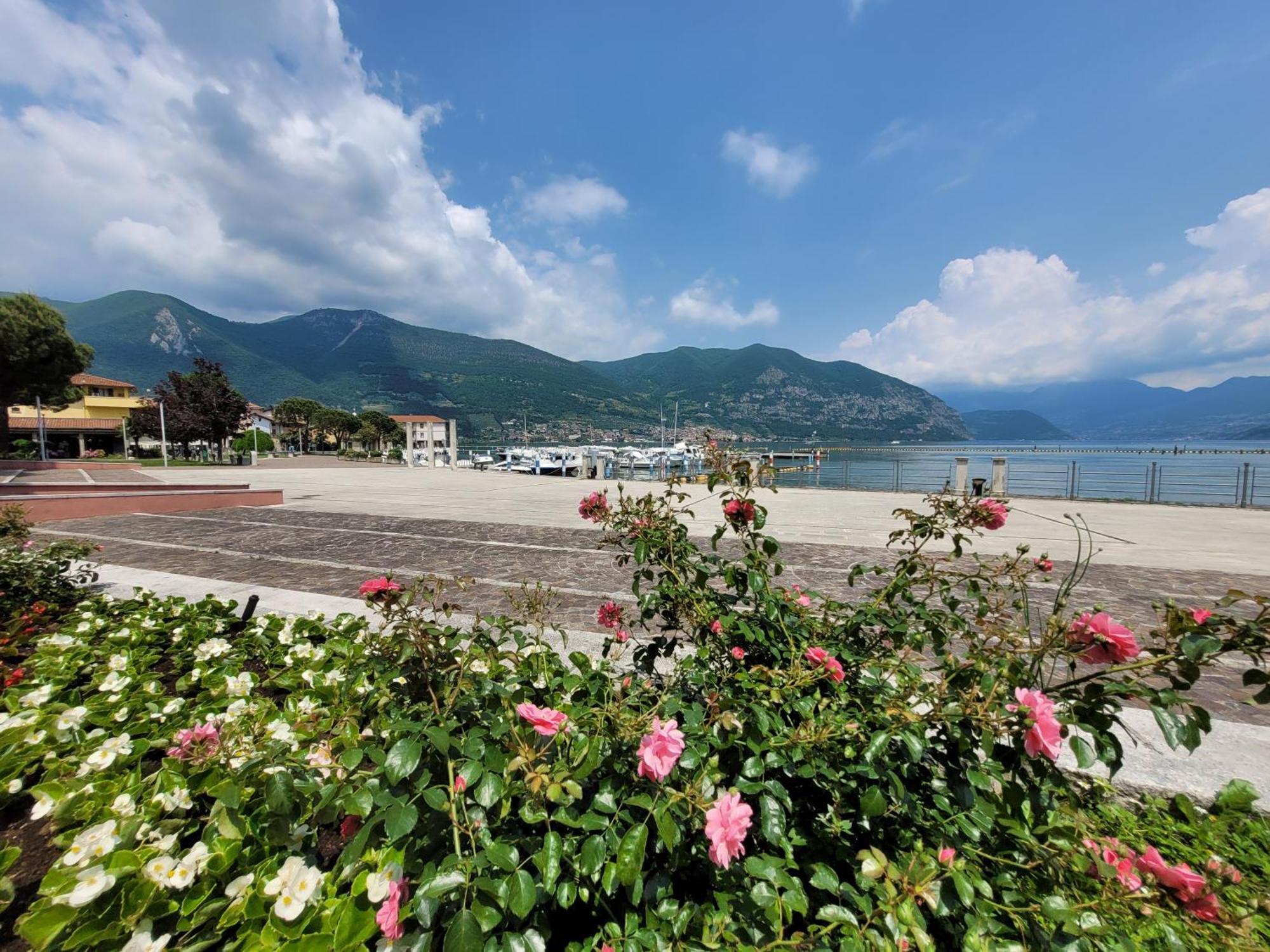 Light On Lake Iseo Клузане Екстериор снимка