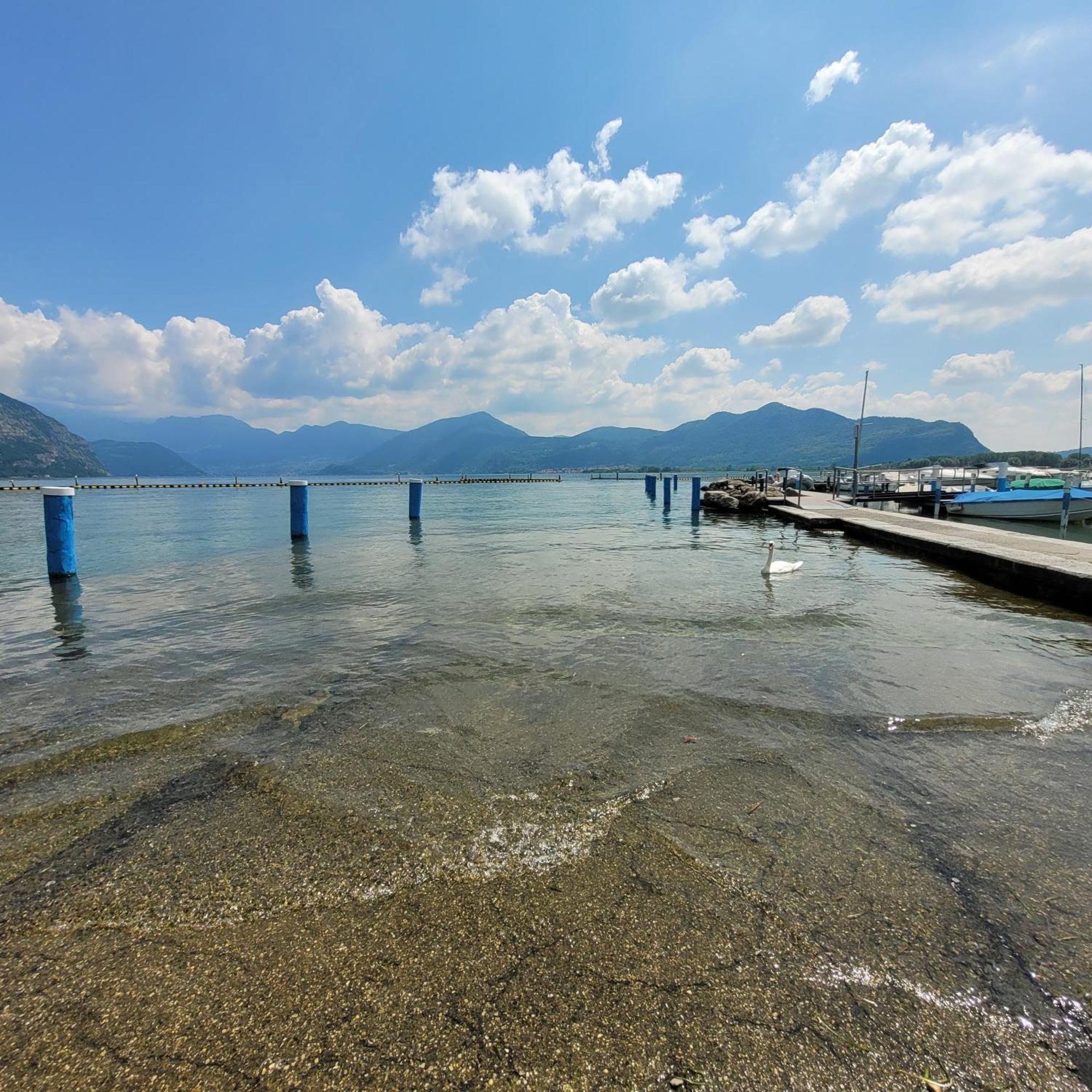 Light On Lake Iseo Клузане Екстериор снимка